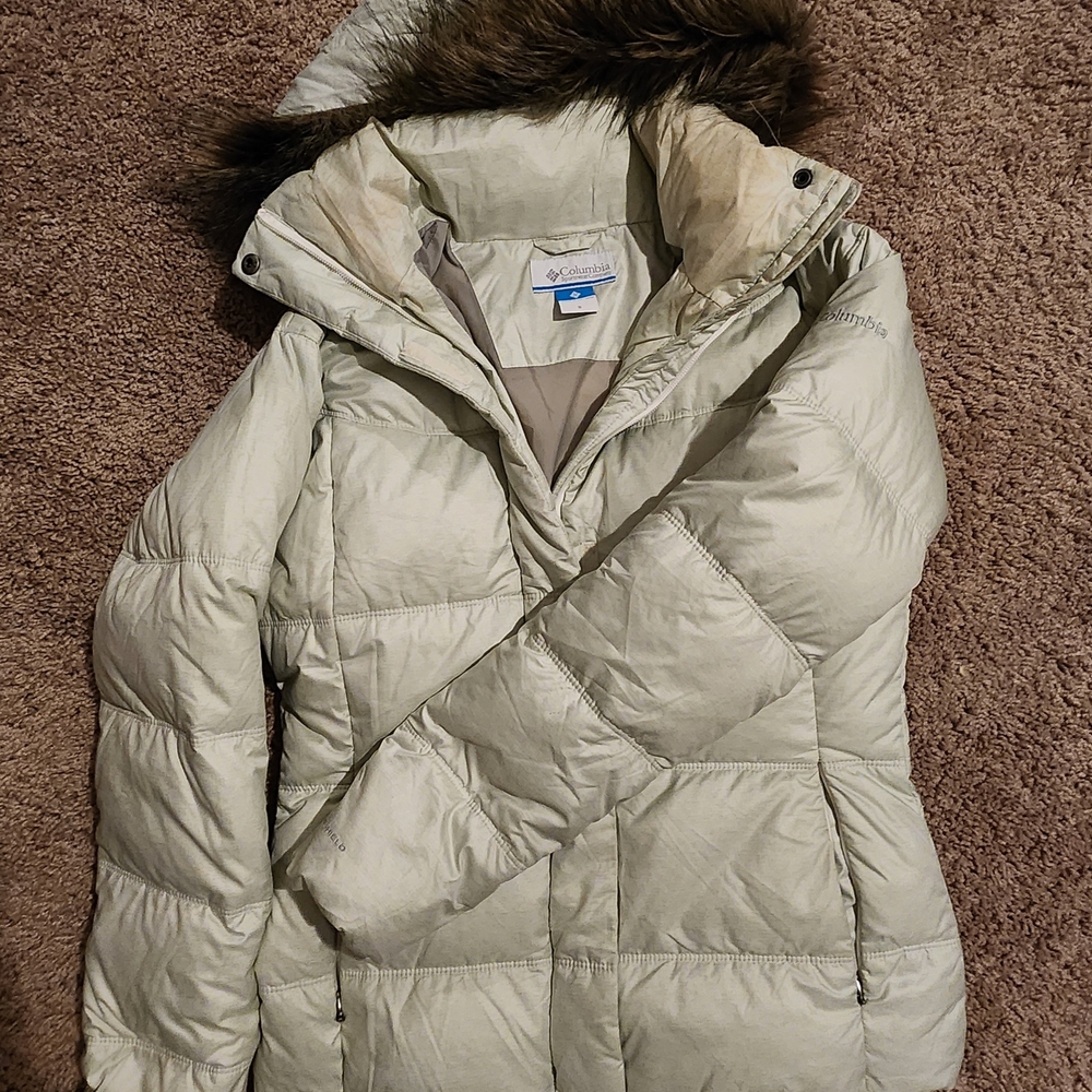 Columbia Women's Cream Puffer Jacket